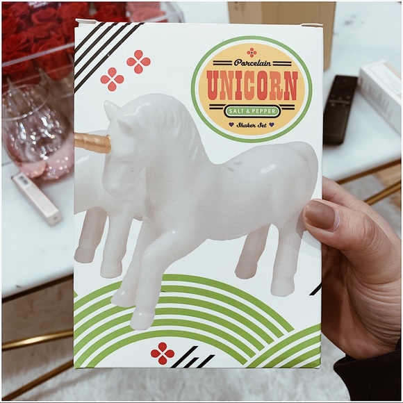 UNICORN PORCELAIN SALT PEPPER SHAKER SET - BRAND NEW IN BOX - Picture 3 of 3